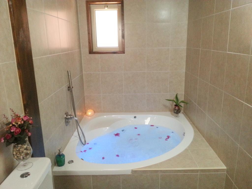 Dead Sea Dawn Villa Neot HaKikar Bilik gambar